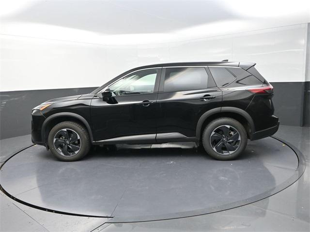 Photo of 2024 Super Black Nissan Rogue