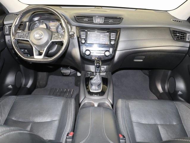 Photo of 2018 Magnetic Black Nissan Rogue