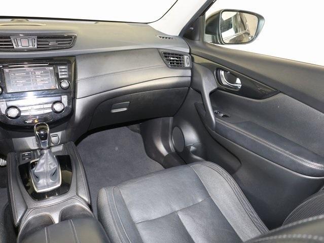 Photo of 2018 Magnetic Black Nissan Rogue