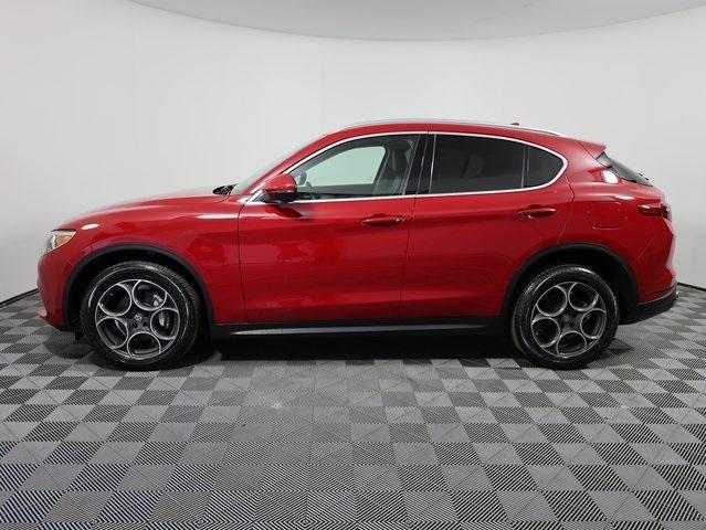 Photo of 2018 Rosso Alfa Romeo Stelvio