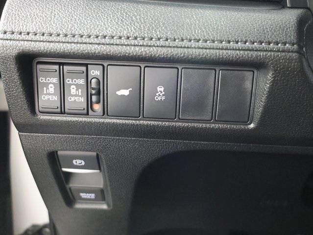 Photo of 2026 Platinum White Pearl Honda Odyssey