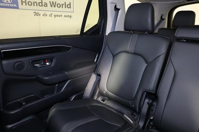 Photo of 2025 Modern Steel Metallic Honda Pilot