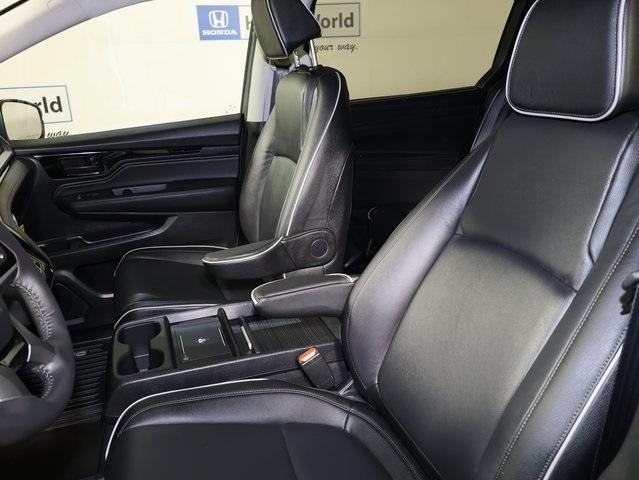 Photo of 2026 Crystal Black Pearl Honda Odyssey
