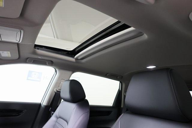 Photo of 2026 Platinum White Pearl Honda CR-V