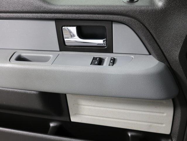 Photo of 2014 Oxford White Ford F-150