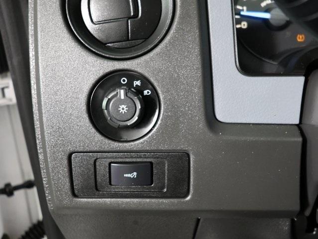 Photo of 2014 Oxford White Ford F-150