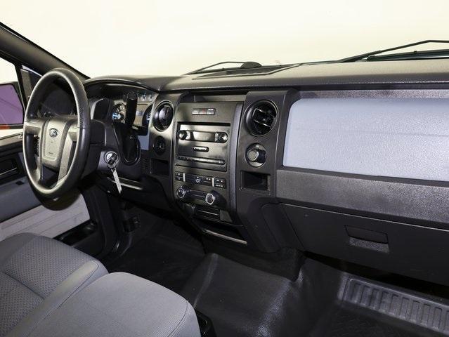 Photo of 2014 Oxford White Ford F-150