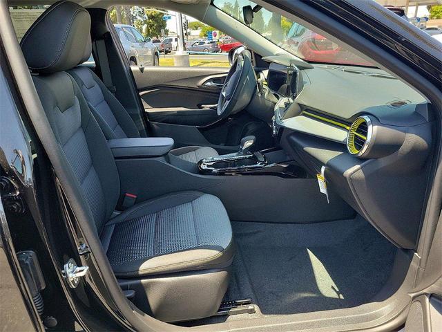 Photo of 2025 Mosaic Black Metallic Chevrolet Trax