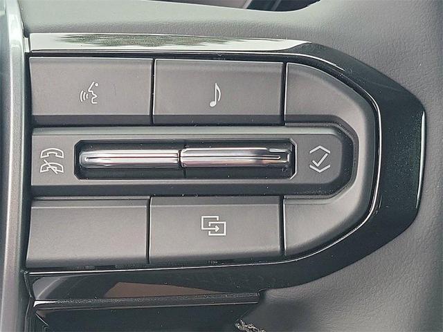 Photo of 2025 Radiant Red Tintcoat Chevrolet Colorado