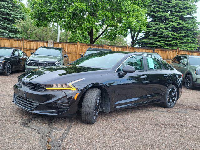 Photo of 2022 Ebony Black Kia K5