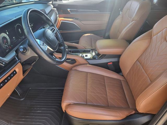 Photo of 2023 Ebony Black Kia Telluride