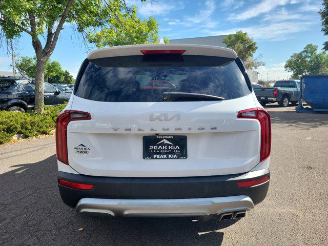 Photo of 2022 Glacial White Pearl Kia Telluride