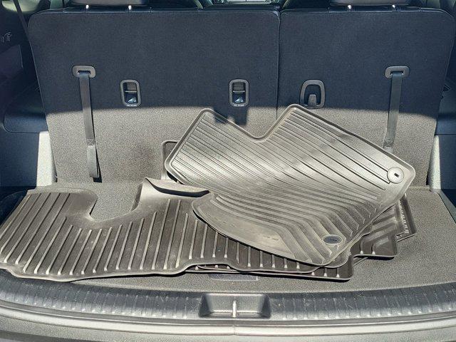 Photo of 2022 Glacial White Pearl Kia Telluride