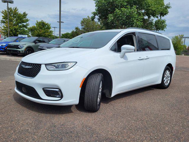 Photo of 2022 Bright White Clearcoat Chrysler Pacifica