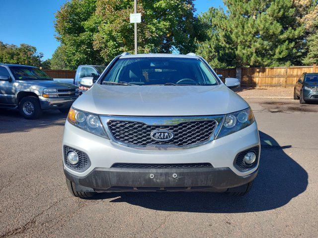 Photo of 2012 Bright Silver Kia Sorento
