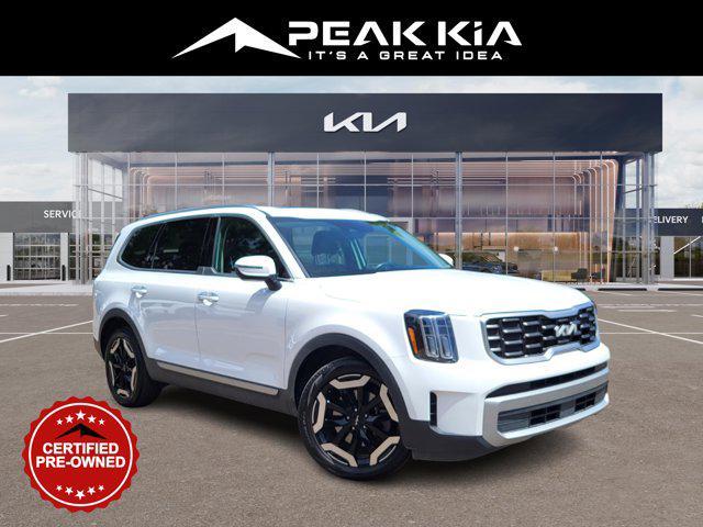 Photo of 2023 Glacial White Pearl Kia Telluride