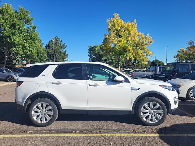 Photo of 2016 White Land Rover Discovery Sport