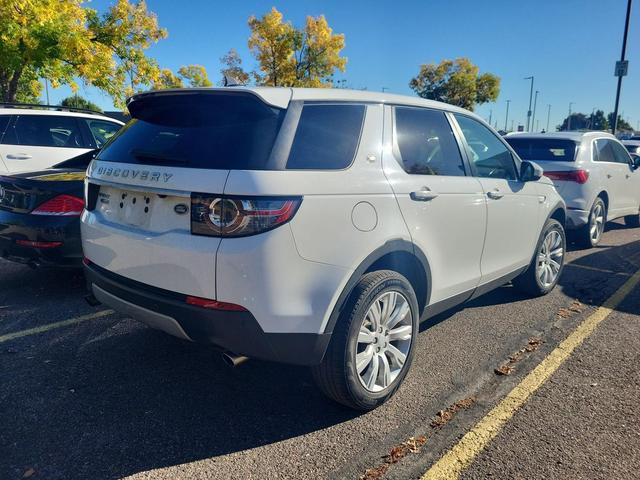 Photo of 2016 White Land Rover Discovery Sport