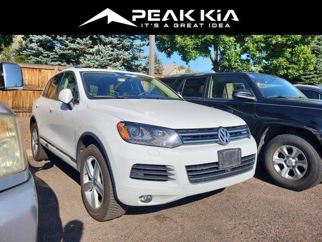 Photo of 2014 White Volkswagen Touareg Hybrid