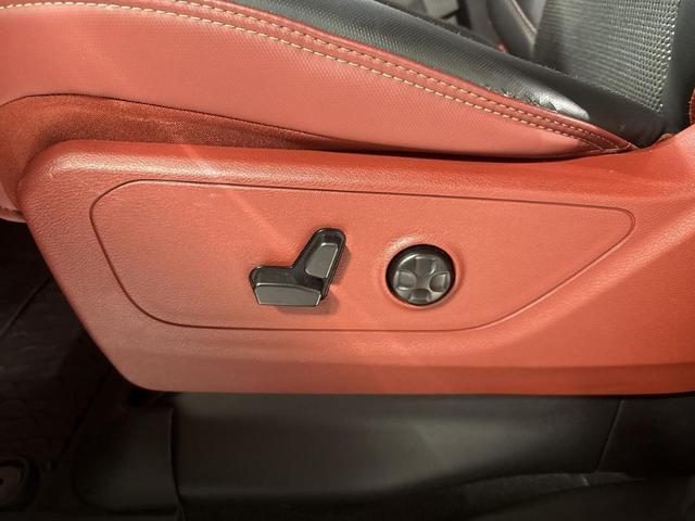 Photo of 2019 Bright White Clearcoat RAM 1500
