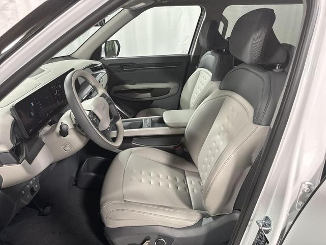 Photo of 2026 Glacial White Pearl Kia EV9