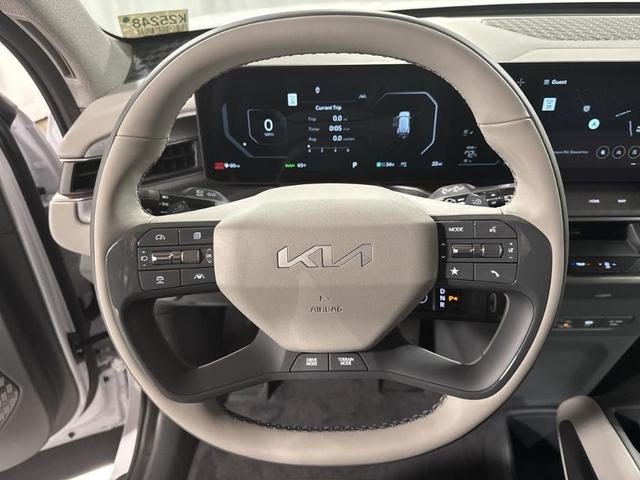 Photo of 2026 Glacial White Pearl Kia EV9