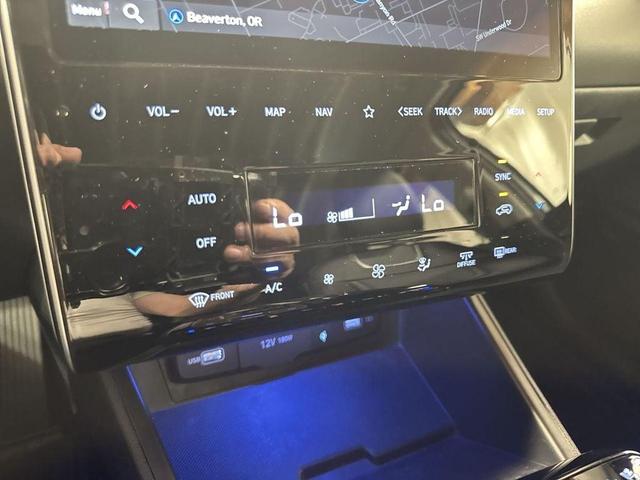 Photo of 2022 Quartz White Hyundai TUCSON