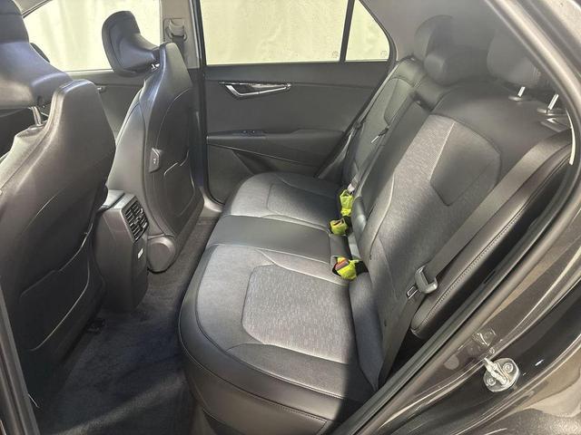 Photo of 2025 Gray Kia Niro EV