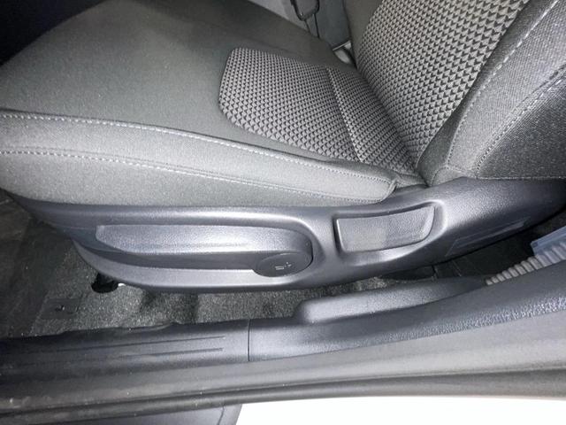 Photo of 2023 Snow White Pearl Kia Sportage