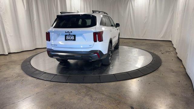 Photo of 2025 Glacial White Pearl Kia Sorento