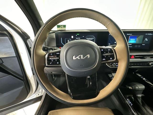 Photo of 2025 Glacial White Pearl Kia Sorento