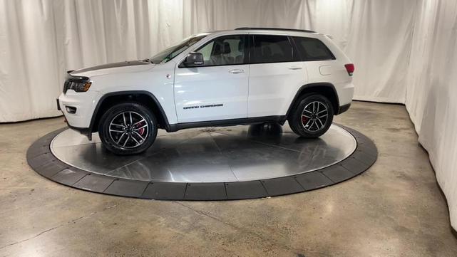 Photo of 2019 Bright White Clearcoat Jeep Grand Cherokee