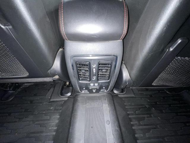 Photo of 2019 Bright White Clearcoat Jeep Grand Cherokee