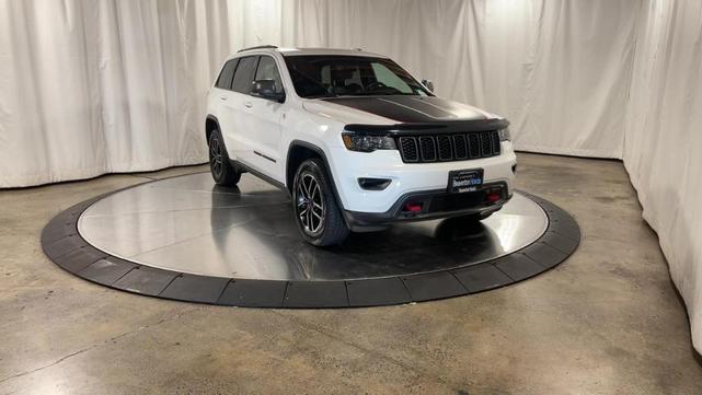 Photo of 2019 Bright White Clearcoat Jeep Grand Cherokee