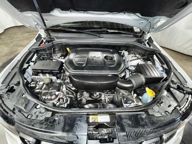 Photo of 2019 Bright White Clearcoat Jeep Grand Cherokee