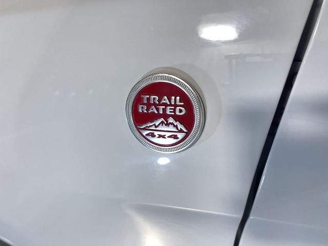 Photo of 2019 Bright White Clearcoat Jeep Grand Cherokee