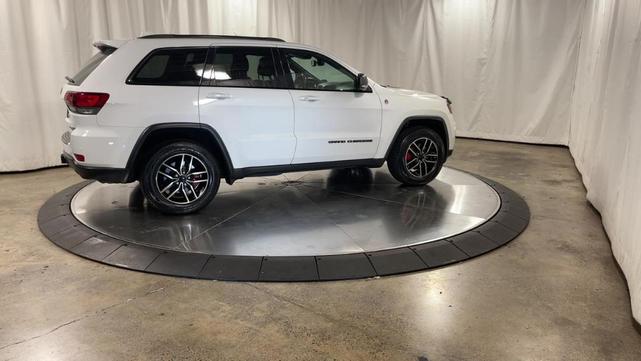 Photo of 2019 Bright White Clearcoat Jeep Grand Cherokee