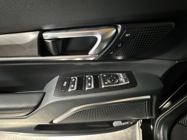 Photo of 2025 Ebony Black Kia Telluride
