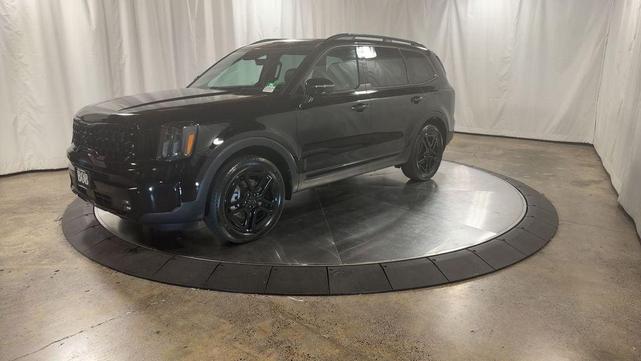 Photo of 2025 Ebony Black Kia Telluride