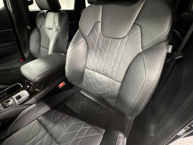 Photo of 2025 Ebony Black Kia Telluride