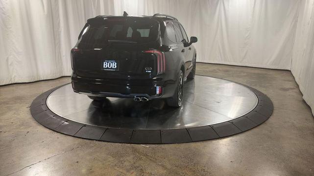 Photo of 2025 Ebony Black Kia Telluride