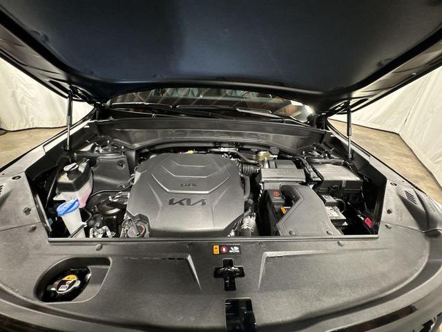 Photo of 2025 Ebony Black Kia Telluride