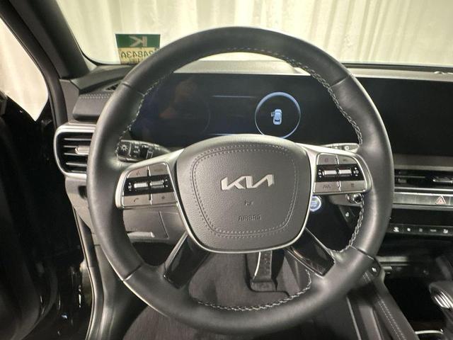 Photo of 2025 Ebony Black Kia Telluride