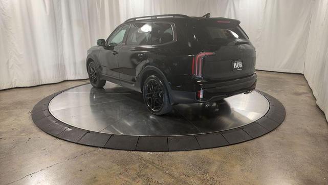 Photo of 2025 Ebony Black Kia Telluride