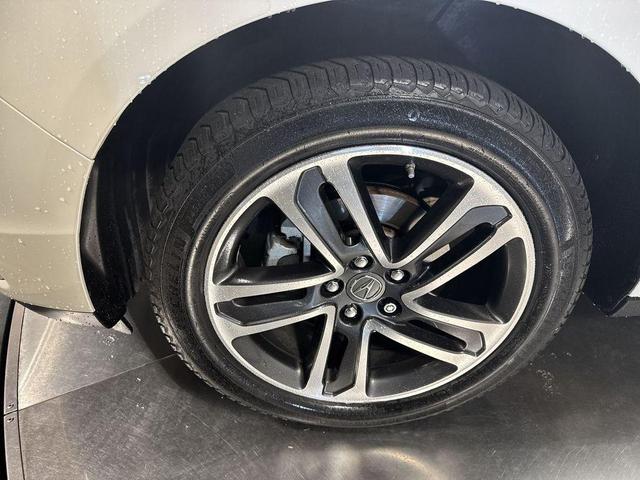 Photo of 2017 White Diamond Pearl Acura MDX