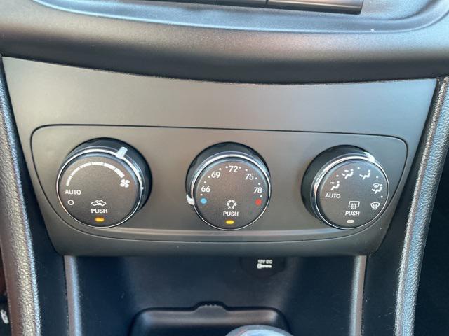 Photo of 2011 Redline 2 Coat Pearl Dodge Avenger