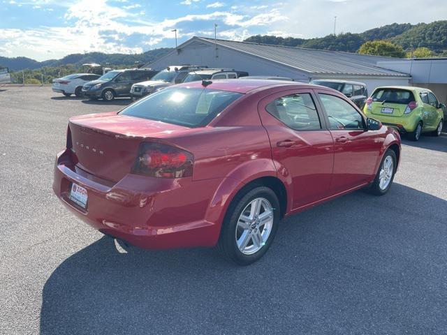 Photo of 2011 Redline 2 Coat Pearl Dodge Avenger
