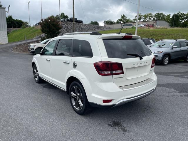 Photo of 2015 White Dodge Journey