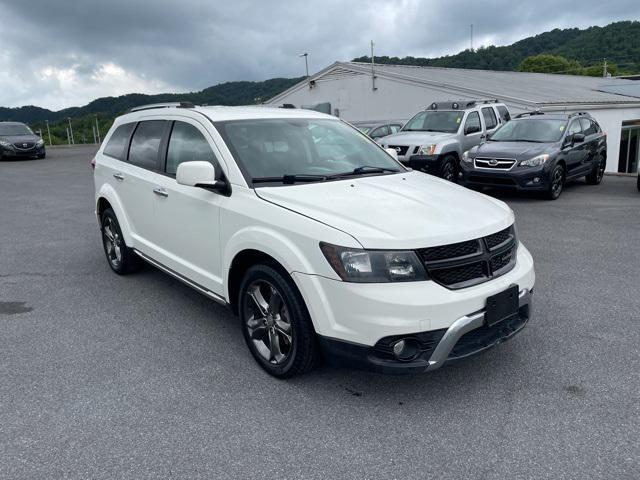 Photo of 2015 White Dodge Journey