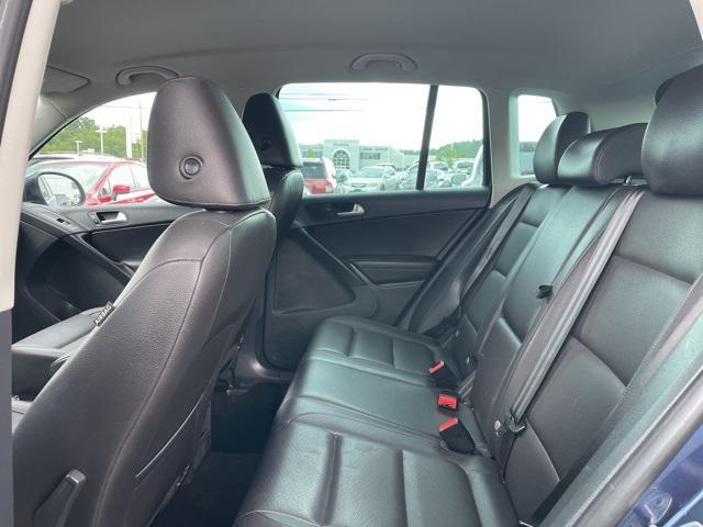 Photo of 2014 Night Blue Volkswagen Tiguan